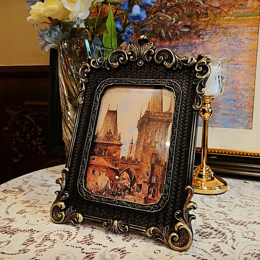 KTX-878355 Antique 5x7 Resin Picture Frame in Gothic Vintage Style for Home Decor and Wall Hanging