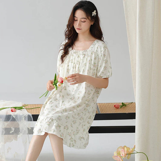 HKM-427475 Hot Selling Women Sleepwear Short Sleeved Small Floral Fragments Night-gown Lady Nighty Sexy Lovely Women Nightdress for Home