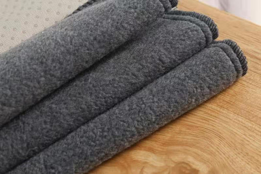 HKM-2213821 Waterproof Anti-Skid Pet Blanket in Fleece – Various Sizes Available