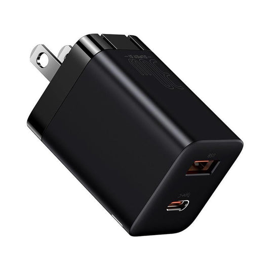 HKM-269715 30W USB Travel Charger for Mobile Phones, Input 220V, Output 12V, Compact Design