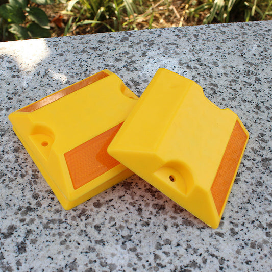 HKM-383187 Reflective Road Safety Sign for Driveways, Private Roads, and Parking Lots - Yellow Plastic, 10x10x2cm
