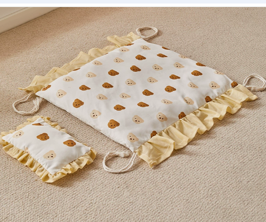 HKM-5614269 All-Season Wooden Dog Bed with Individual Bedding Designs for Medium and Large Pets