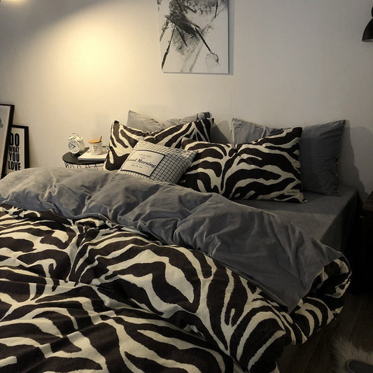 HKM-636371 Leopard and Floral Print Cotton Velvet 4-Piece Bedding Set - Duvet Cover, Sheets, Pillowcases