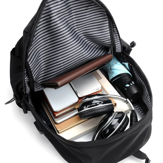 HKM-640723 Waterproof 17 Inch USB Laptop Backpack for Students and Travellers - Casual Leisure Bag for Men