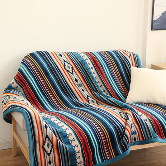 HKM-761683 Coral Fleece Quilt Blanket in Geometric Pattern, Thickened Polyester Fiber, 127cm x 152cm