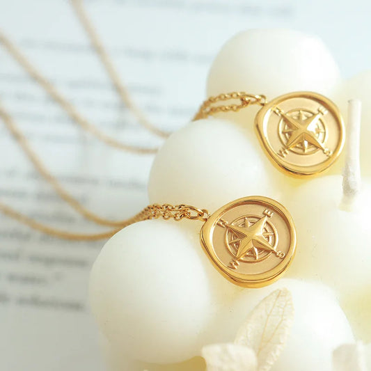 HKM-363091 Fashion 18k Gold Plated Chain Statement Necklace Waterproof Stainless Steel Compass Pendant Necklace for Women Gift