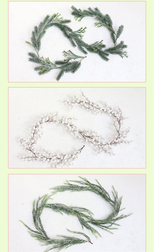 HKM-069075 Creative Snowflake Pine Branch Decoration with Red Fruit Ornaments