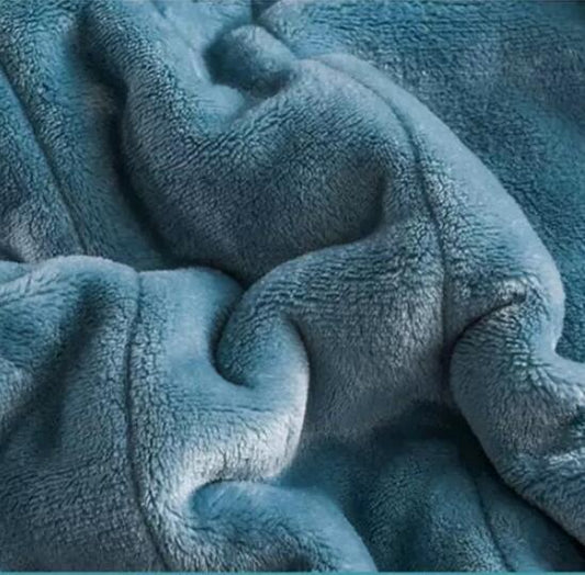 HKM-097427 Coral Fleece Three-Layer Thick Blanket in Various Colors for Winter Use