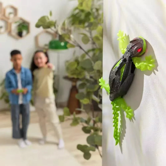 HKM-114707 Rechargeable Infrared Remote Control Wall Climbing Gecko RC Toy - Indoor/Outdoor Fun for Ages 2 and Up