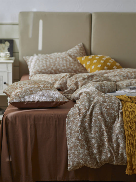 HKM-518483 Retro Maroon Floral Three-Layer Cotton Bed Set – Four Pieces for 1.5m, 1.8m, or 2.0m Beds