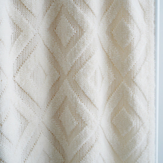 HKM-526163 Acrylic Fiber Jacquard Knitted Bed Tail Towel Blanket for Autumn and Winter - Multiple Colors Available