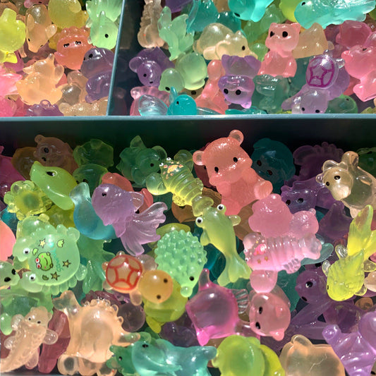HKM-669779 Luminous Mini Animal Ornaments Blind Bag for Kids Ages 3-6