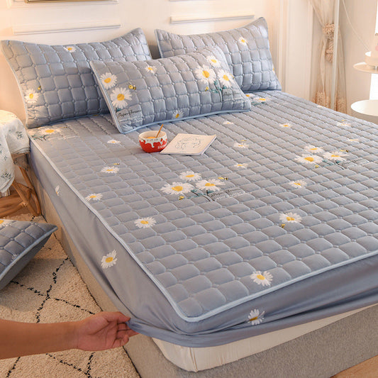 HKM-902867 Heart-Shaped Thin Mattress Dustproof Protection Cover - Full Bedding Set with Quilted Design