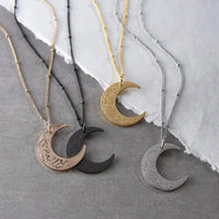 HKM-149523 Muslim Jewelry Hypoallergenic Jewelry Custom Moon Pendant Arabic Calligraphy Embossed Necklace Islamic Ayatul Kursi Jewelry