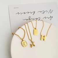 HKM-051219 Stainless Steel Jewelry Wholesale Women's Titanium Steel Necklaces Heart-shaped Sunflower Jewel Animal Pendant Necklaces