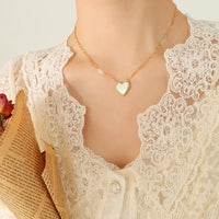 HKM-428627 18k Gold Plated Heart Shell Pendant Necklace Trendy Stainless Steel Jewelry Wholesale