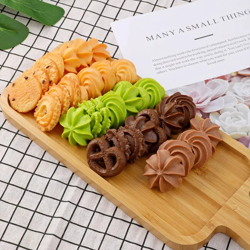 KI liangpeng simulated food, cookies, PVC cookie models, personalized decorative items, Daoying student small gift