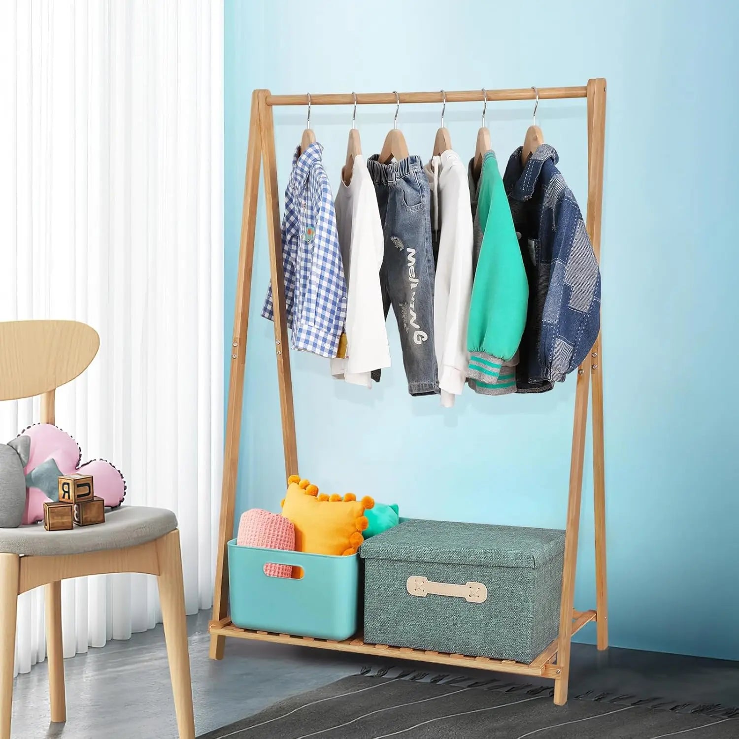 KTX-253779 Bamboo Children's Hanging Clothes Rack with Hat Storage for Bedroom and Wardrobe Organization