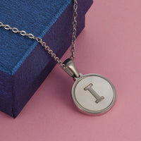 HKM-937107 Ins Fashion Jewelry Necklaces White Shell Letter Necklace Fade Resistant Stainless Steel Round Initial Charm Necklace