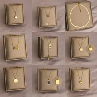 HKM-051219 Stainless Steel Jewelry Wholesale Women's Titanium Steel Necklaces Heart-shaped Sunflower Jewel Animal Pendant Necklaces