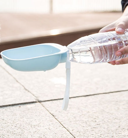 HKM-0001085 Portable Pet Water Bottle with Large Bowl Design and Eco-Friendly Lanyard