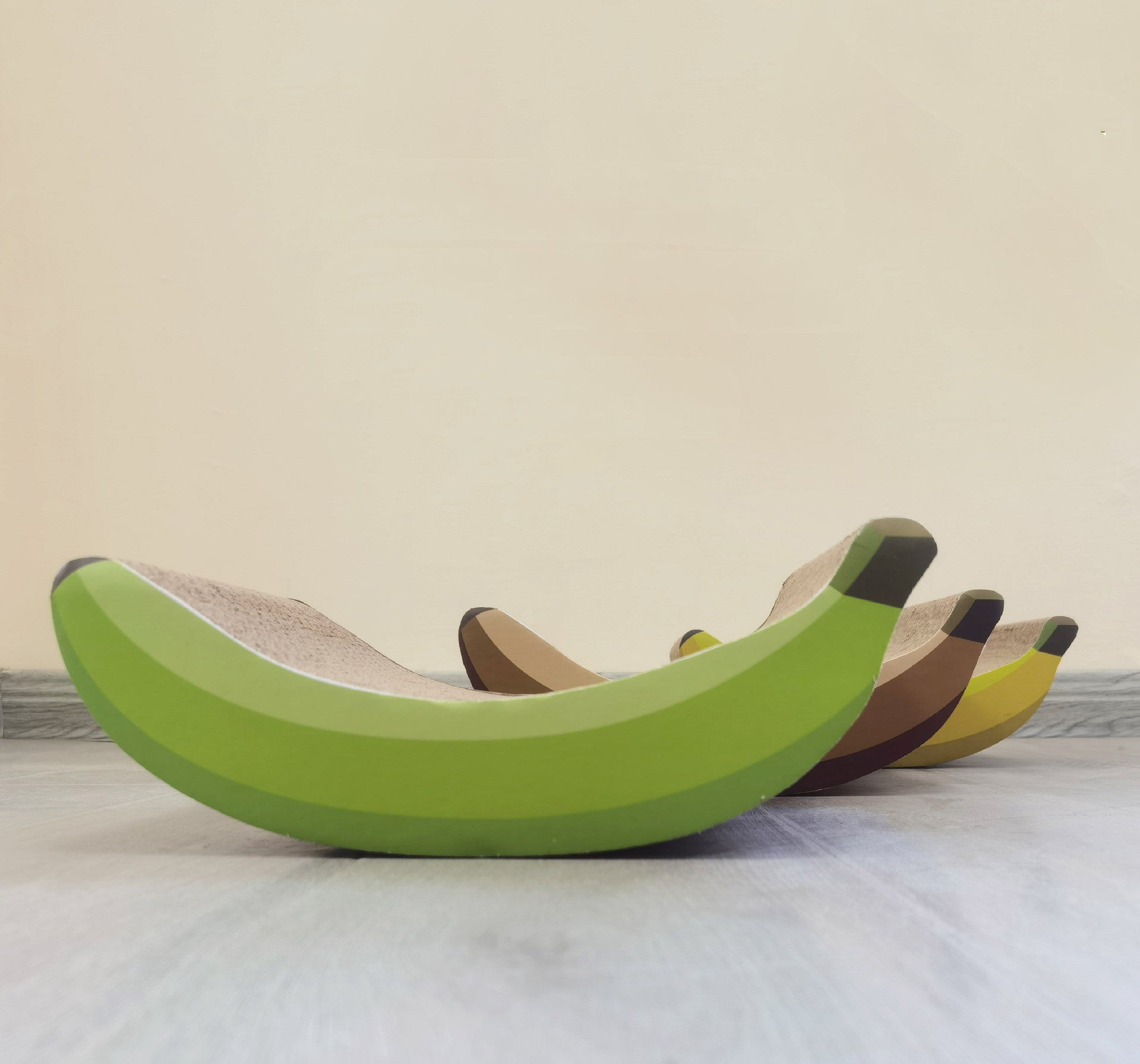 HKM-0022461 Cat Scratching Board in Cute Banana Shape - Corrugated Paper Claw Grinder for Cats and Small Animals