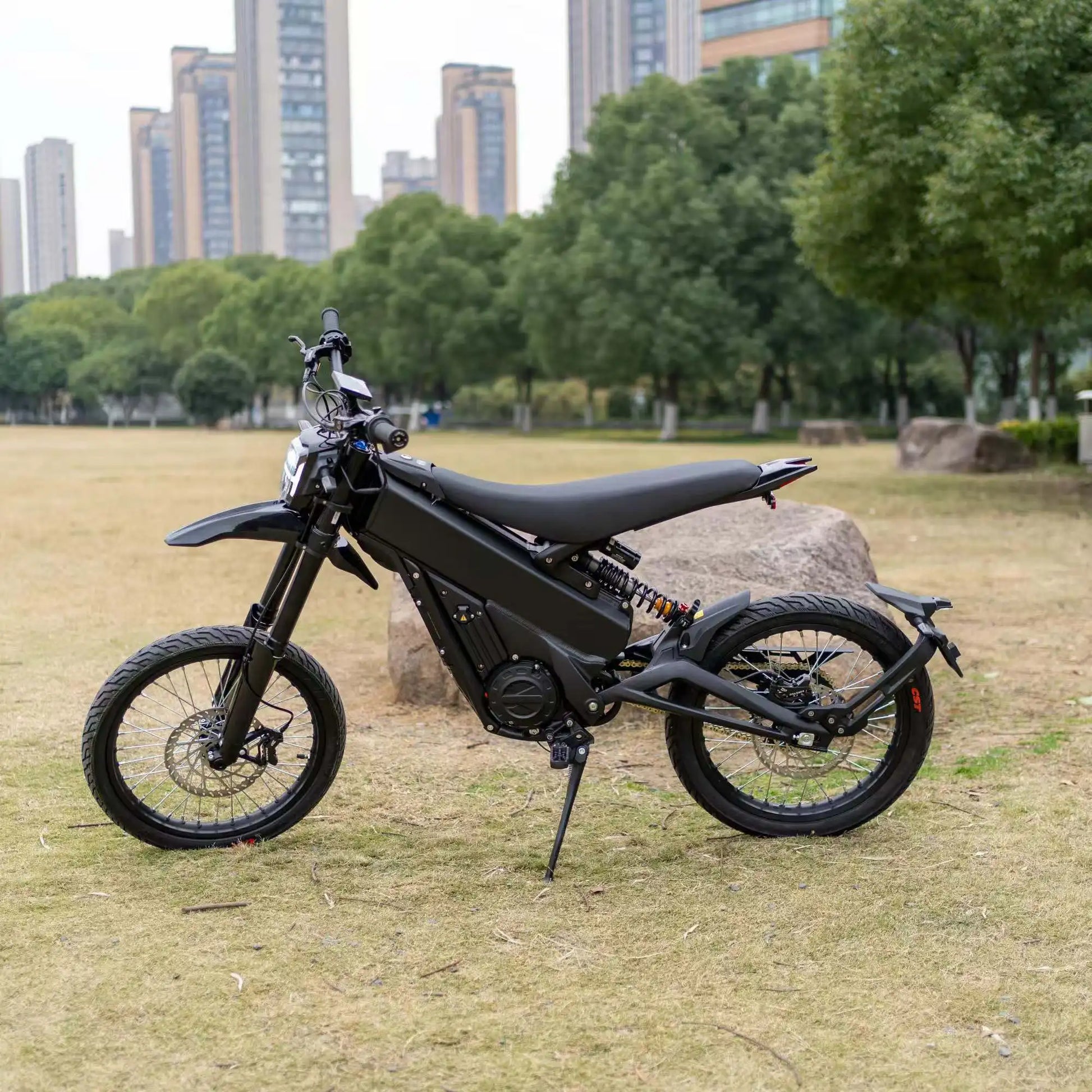 HKM-006483 Talaria XXX Electric Dirt Bike 60V 6500W with Long Range 40Ah Lithium Battery for Off-Road Adventure