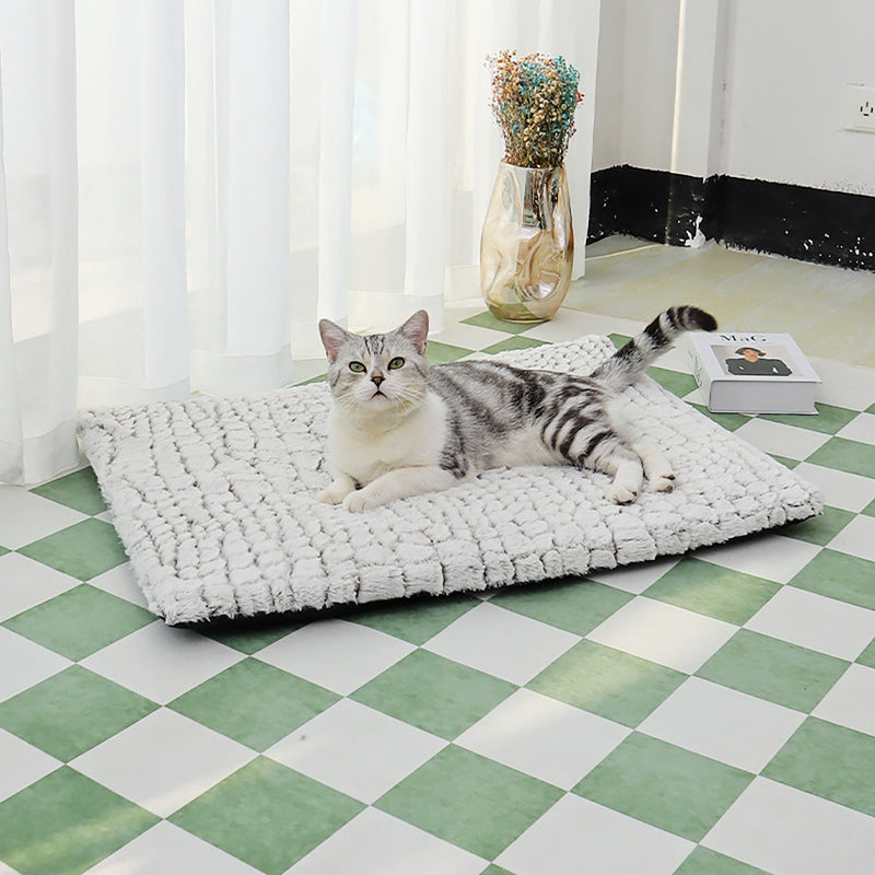 HKM-007251 Warm Pet Pad Winter Sleep Fleece Dog Bed Comfortable Cat Nest