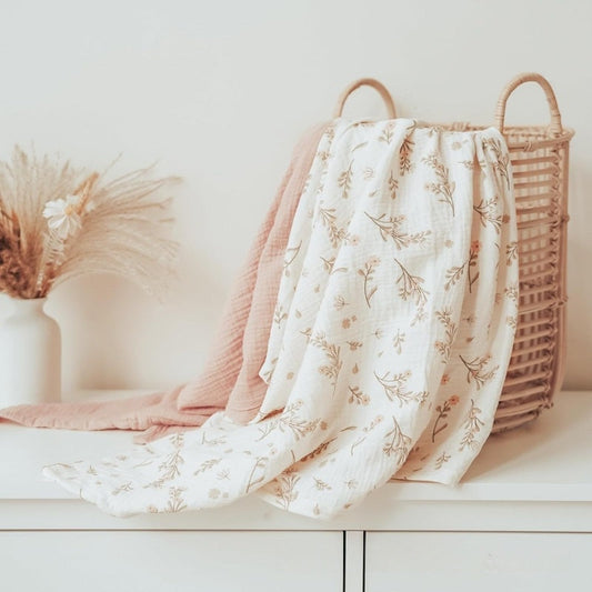HKM-007699 Soft Cotton Gauze Hug Blanket Set - Three-Piece, Multilayer Designs, 100x100cm & 120x120cm
