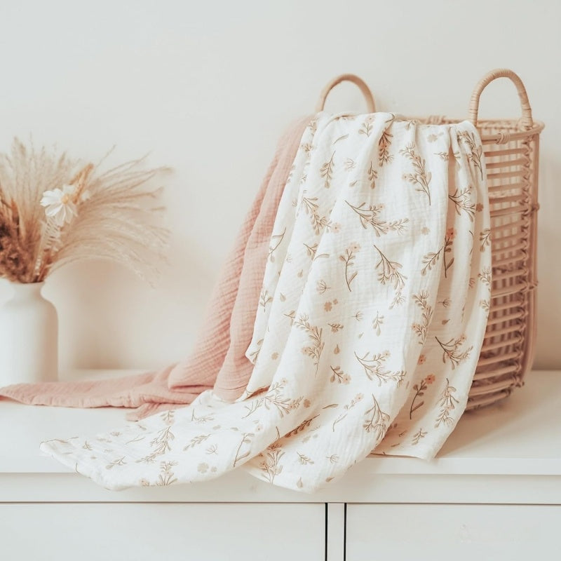 HKM-007699 Soft Cotton Gauze Hug Blanket Set - Three-Piece, Multilayer Designs, 100x100cm & 120x120cm
