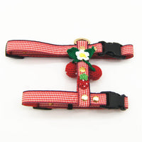 HKM-0122813 Cute Knitted Strawberry Pet Traction Set for Dogs and Cats, Adjustable Leash and Collar