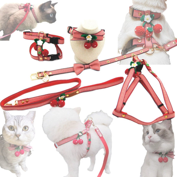 HKM-0122813 Cute Knitted Strawberry Pet Traction Set for Dogs and Cats, Adjustable Leash and Collar