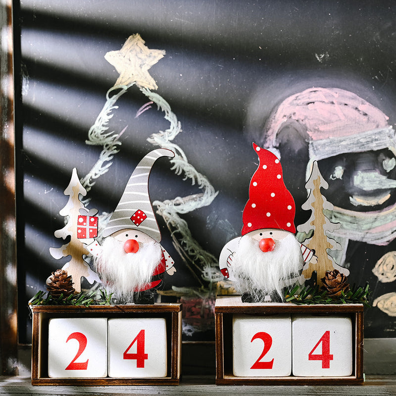 HKM-014739 Wooden Pine Cone Christmas Calendar Decoration for Seniors - 15cm x 9cm