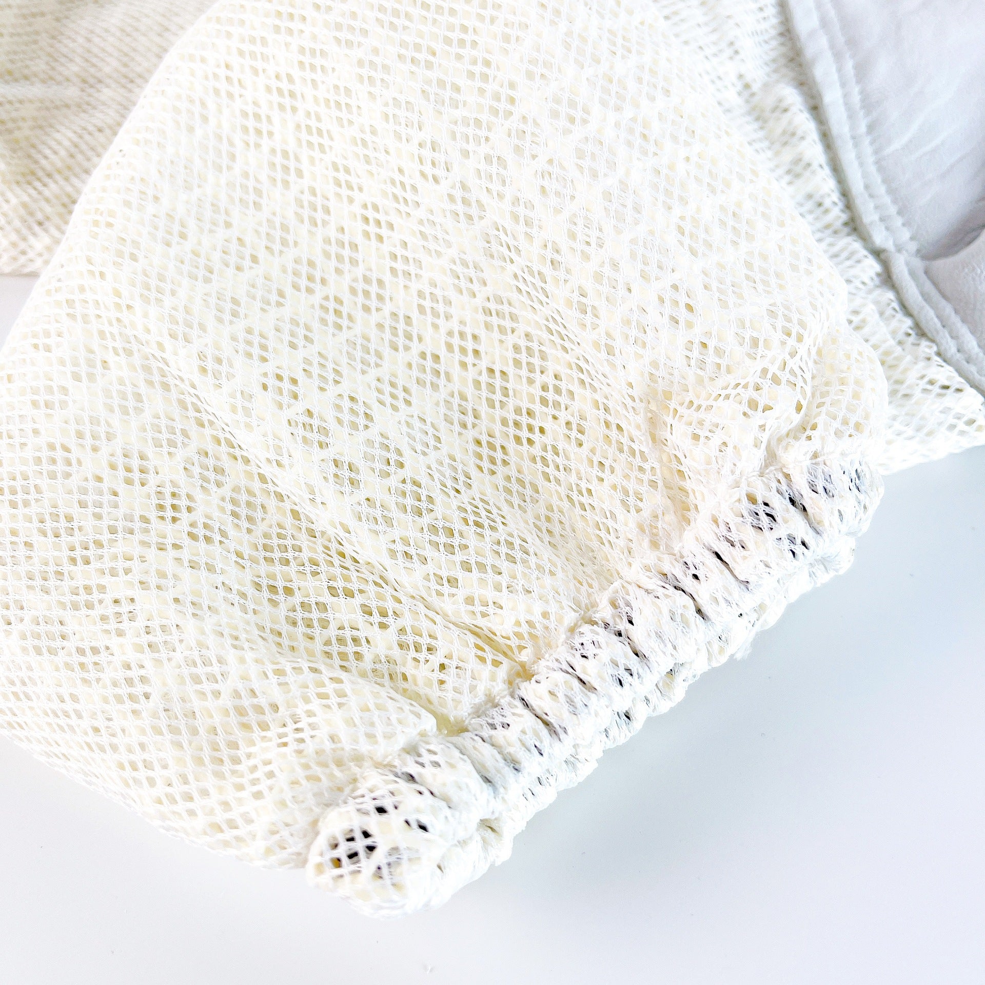 HKM-0160957 Three-Layer Breathable Mesh Anti-Bee Gloves Made with Cowhide and Sheepskin