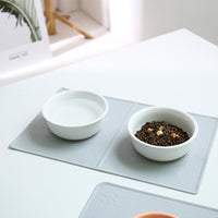 HKM-0290365 Waterproof and Oil-Proof Silicone Pet Placemat for Bowl Protection, Available in Small and Large Sizes