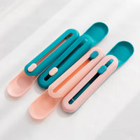 HKM-0315197 Cat Spoon Feeder with Silicone Seal for Easy Pet Food Serving