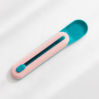 HKM-0315197 Cat Spoon Feeder with Silicone Seal for Easy Pet Food Serving