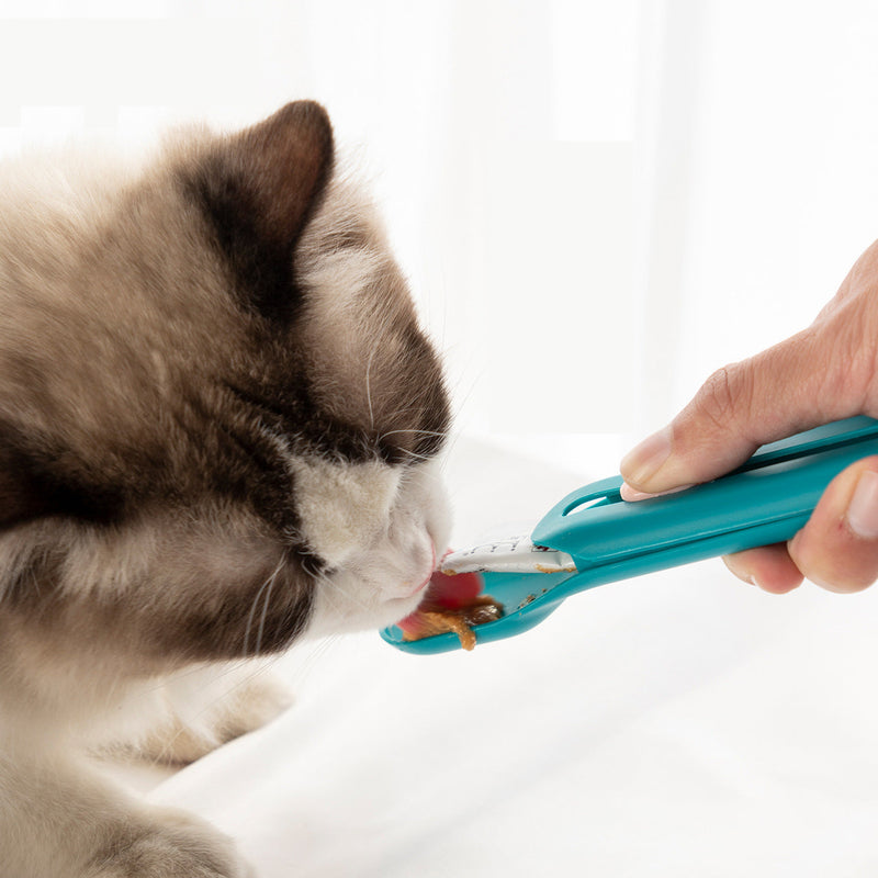 HKM-0315197 Cat Spoon Feeder with Silicone Seal for Easy Pet Food Serving
