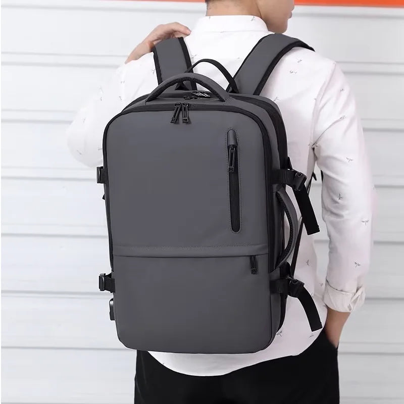 HKM-031635 Waterproof 17-Inch Laptop Backpack with Custom Logo Space and Multiple Compartments
