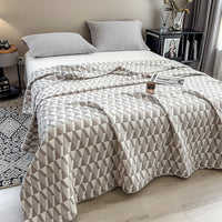 HKM-032403 Cotton Gauze Blanket with European Geometric Design for Summer Comfort