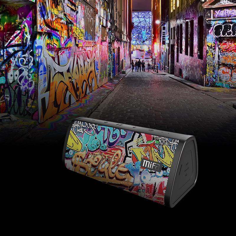 HKM-037651 Waterproof Bluetooth Outdoor Speaker with 10W Subwoofer and Built-in Lithium Battery