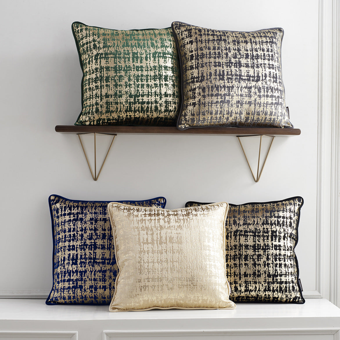 HKM-044051 Shimmering Gold Velvet Cushion Cover, 45x45cm, Thick and Soft for Home Decor