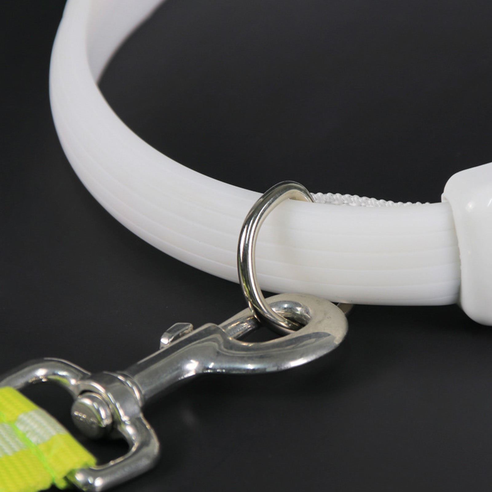 HKM-0483645 LED Pet Collar with Adjustable Fit and USB Charging for Nighttime Safety
