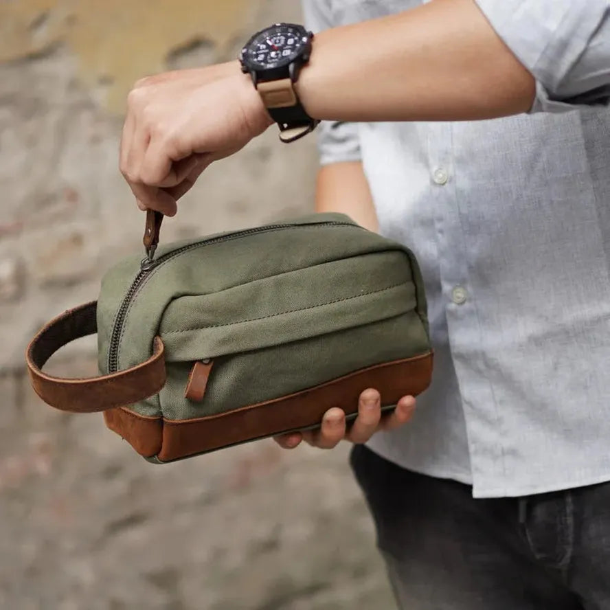 HKM-055187 Men's Vintage Canvas Waterproof Toiletry Bag with Zipper for Travel and Cosmetics Storage