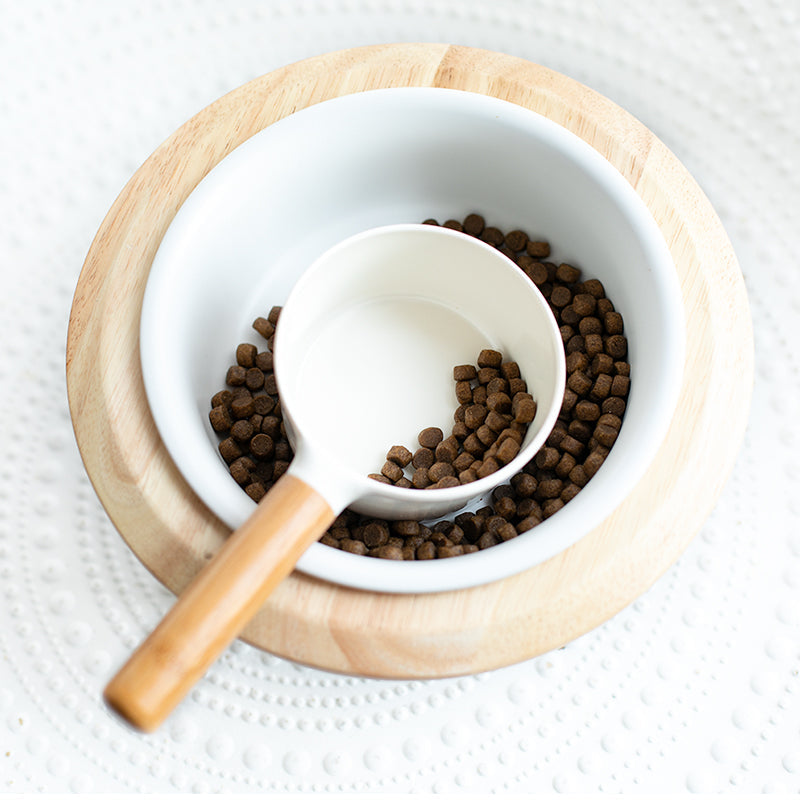 HKM-0585277 Bamboo Handle Dog Food Spoon - Melamine Resin, Milky White, Two Sizes Available