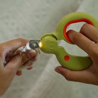 HKM-0642877 LED Mini Nail Clipper for Pets - Compact and Stylish Design in Green, Pink, and Blue