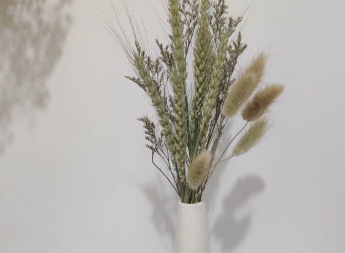 HKM-070867 Natural Dried Pampas Reed Wedding Bouquet with Assorted Grasses and Lotus Decorations