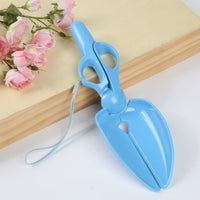 HKM-0773949 Pet Waste Pickup Device Made of Non-Toxic Resin with Paper Card Packaging