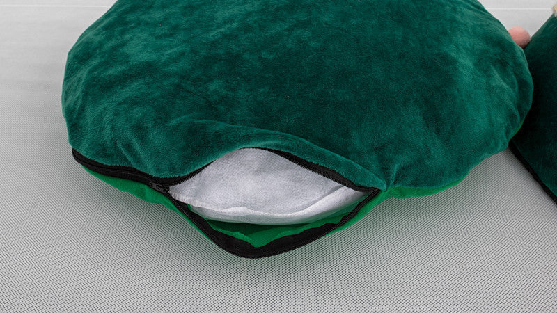 HKM-0803005 Christmas-Themed Pet Nest in Red and Green - Warm Cloth Bed for Cats and Dogs, Available in Small, Medium, and Large Sizes