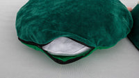HKM-0803005 Christmas-Themed Pet Nest in Red and Green - Warm Cloth Bed for Cats and Dogs, Available in Small, Medium, and Large Sizes